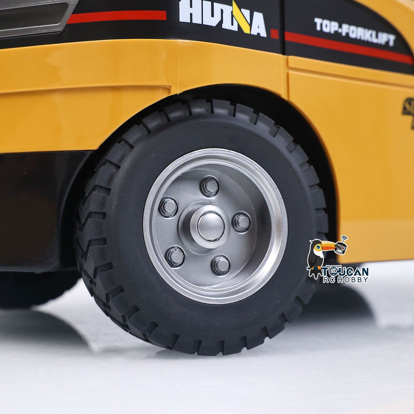 HIUNA 577 1/14 Electric Lifting Remote Control Forklift Model RC Construction Vehicle Battery Light Sound Effect Battery