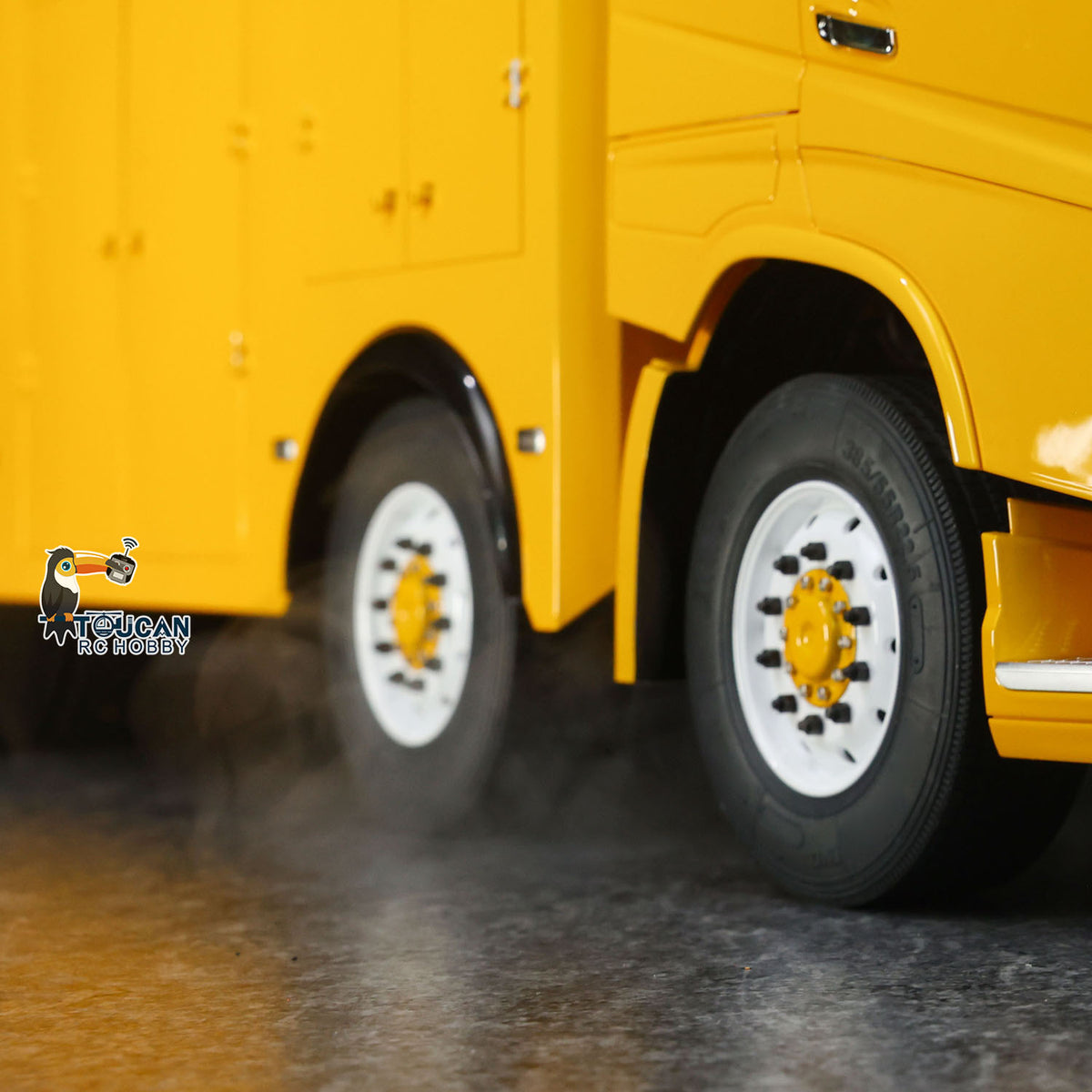 TOUCAN 8X4 Metal 1/14 RC Road Rescue Truck FH16 RTR 2Speed Gearbox Flysky PL18EV Lite Radio Battery Smoke Light Sound System