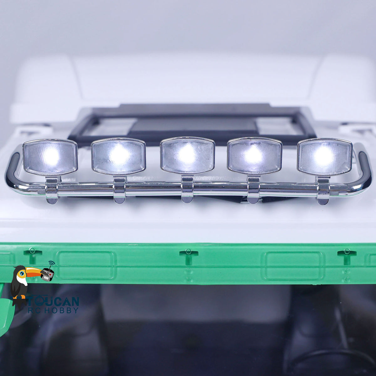 1/14 RC Sattelzugmaschine TOUCAN Lackiertes 4X4 Metallchassis RTR Kabellos Gesteuerte Autos Modell Licht Sound Ladegerät