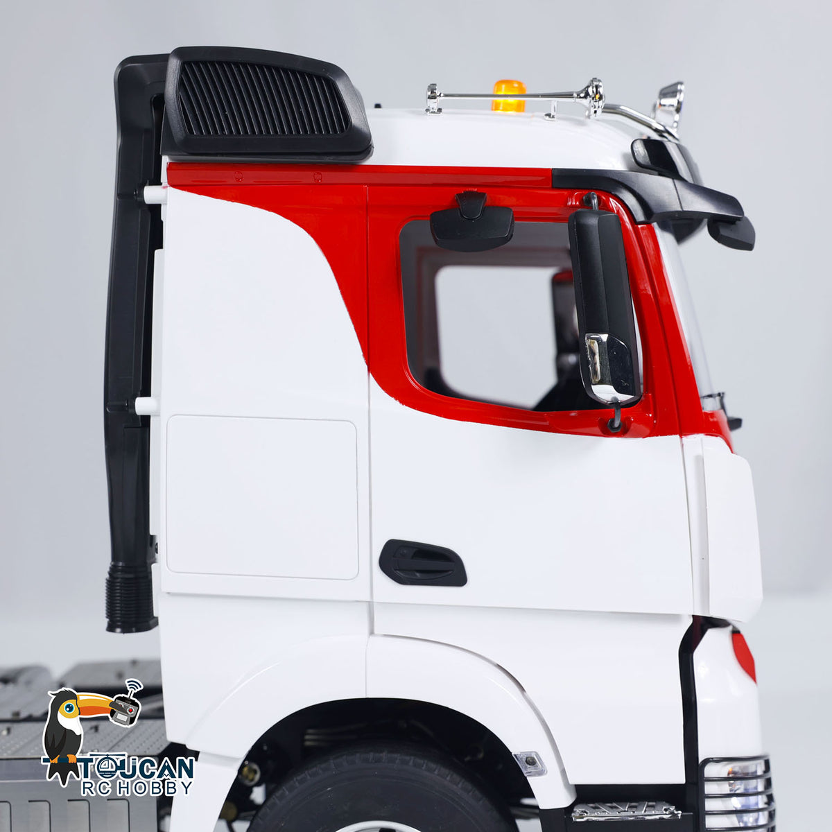 1/14 TOUCAN RC HOBBY RC Tractor Truck 6x6 Metal Chassis Radio Control Car Model Painted Assembled Smoke Light Sound System