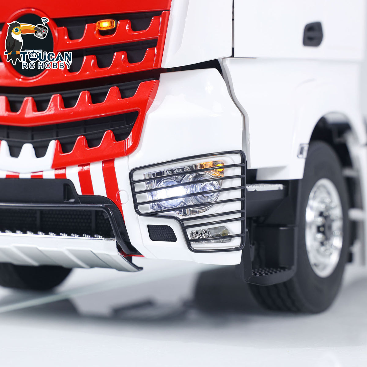 1/14 TOUCAN RC HOBBY RC Tractor Truck 6x6 Metal Chassis Radio Control Car Model Painted Assembled Smoke Light Sound System