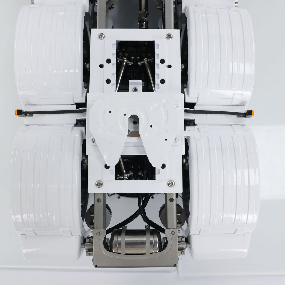 770S 1/14 RC Sattelzugmaschine 8x8 RTR Elektroauto Vollmetallchassis 3-Gang-Getriebe mit Differentialsperrenachsen