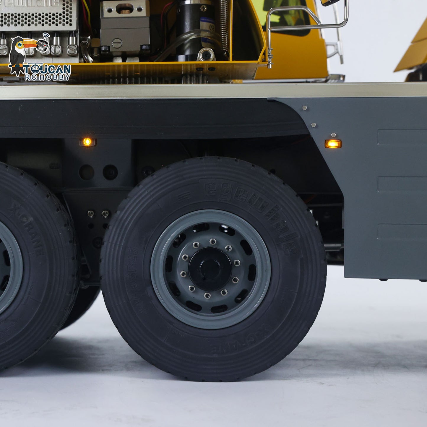 Vorbestellung NEU Eyewhale D1050 Metall 1/14 RC Hydraulischer Mobilkran LKW All Terrain Vehicle 3 Achsen Funkgesteuertes Hebezeugmodell Paladin PL18EV