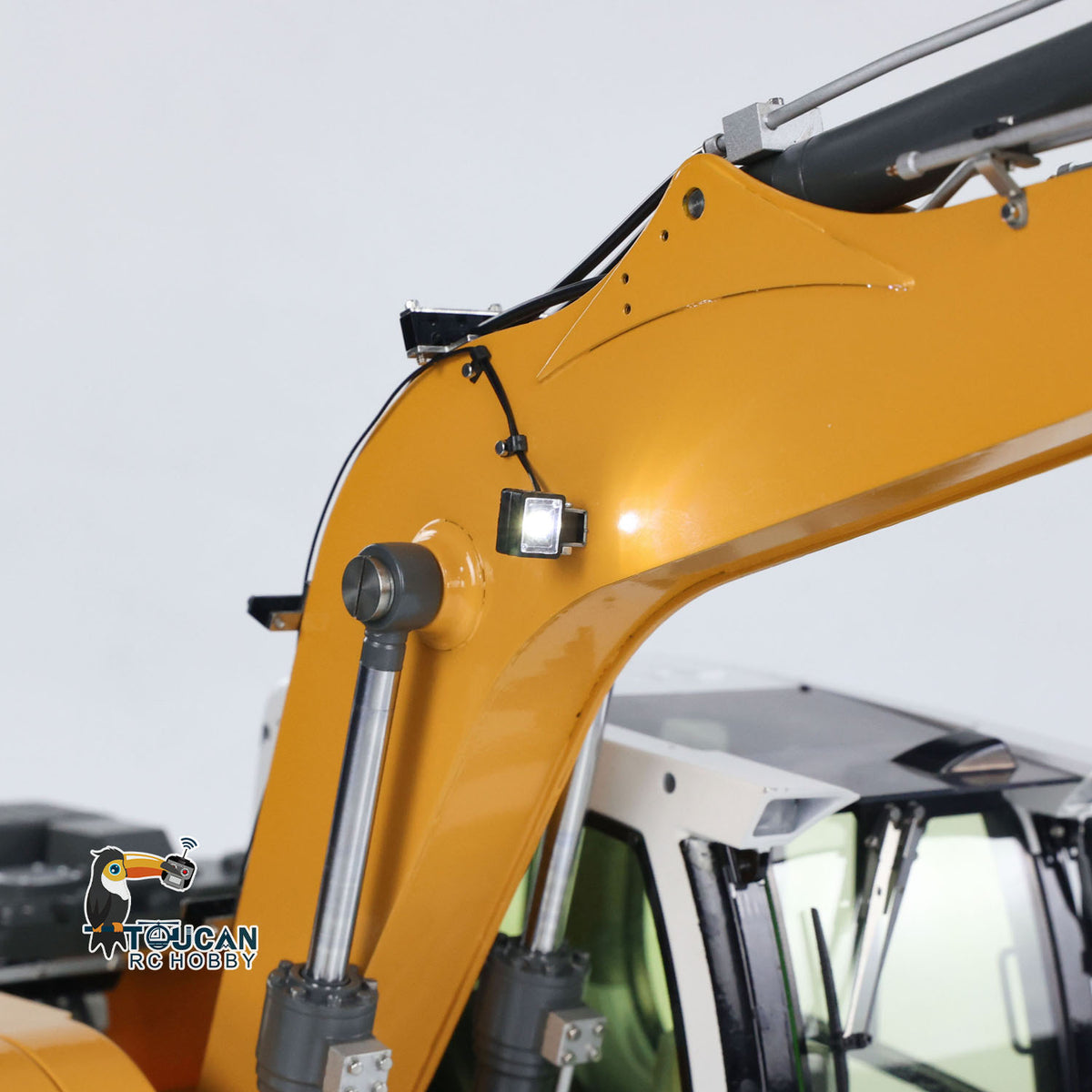 TOUCAN RC HOBBY Fast  Free Shipping 1/14 RC Hydraulic Excavator R920 JDM-208 Metal Remote Control Digger Model Sound Light Simulation Vehicle