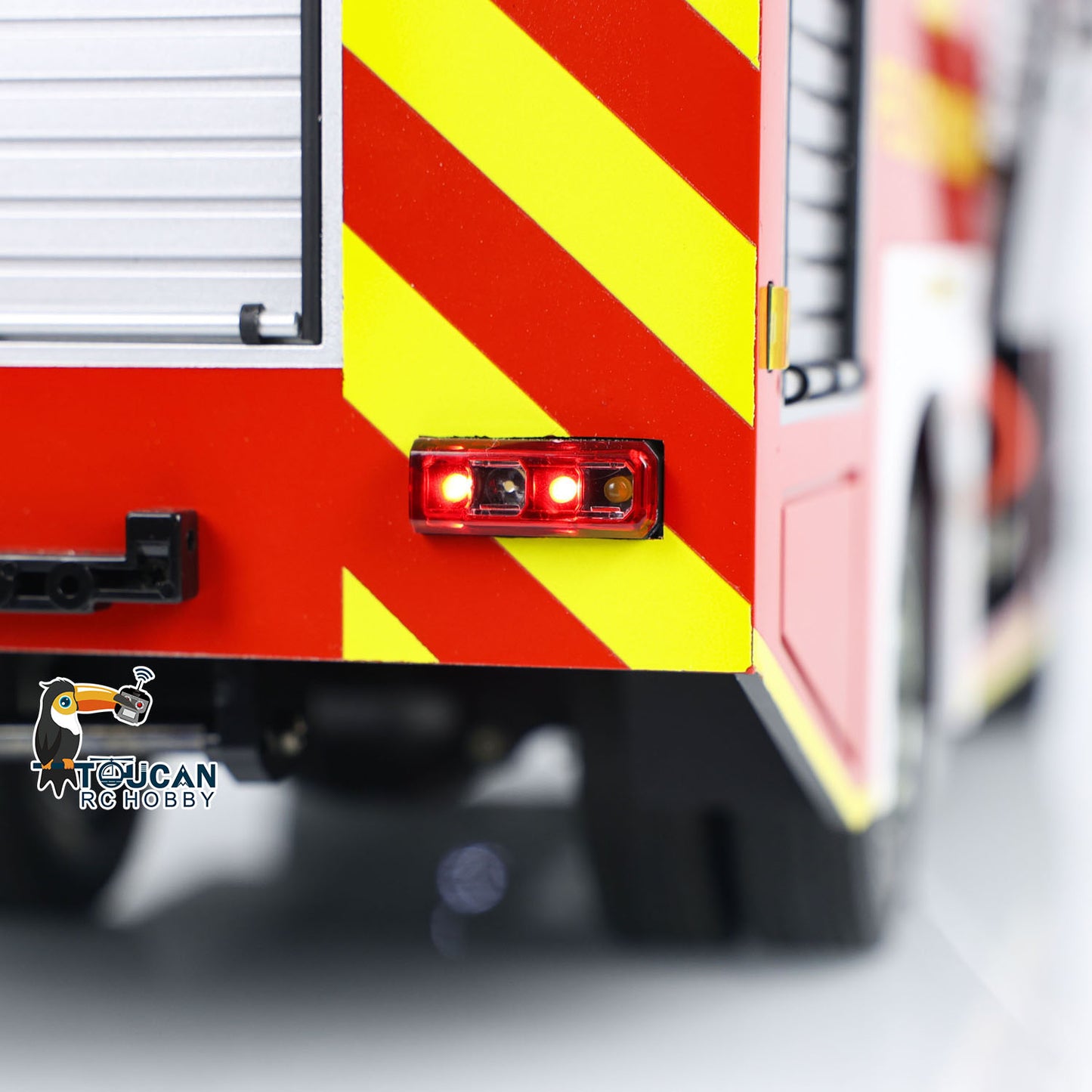 TOUCAN RC HOBBY 1/14 4x2 RC Fire Vehicles Radio Control Fire Fighting Truck 3-speed Transmission Lighting and Sound System Assembled and Painte