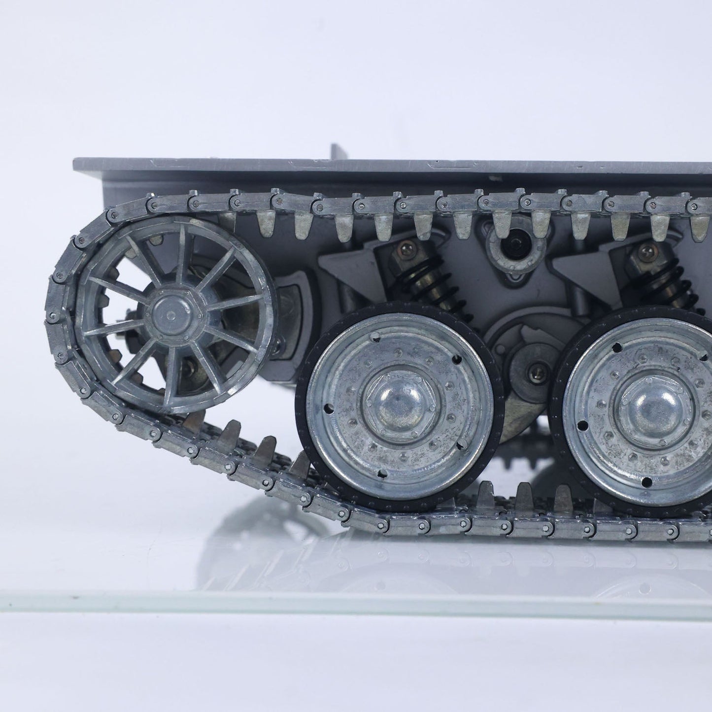 Metal Chassis with Driving Gearbox Idlers Road Drive Wheels for Heng Long 1/16 3958 Merkava IV Remote Control Tank Vehicle Model