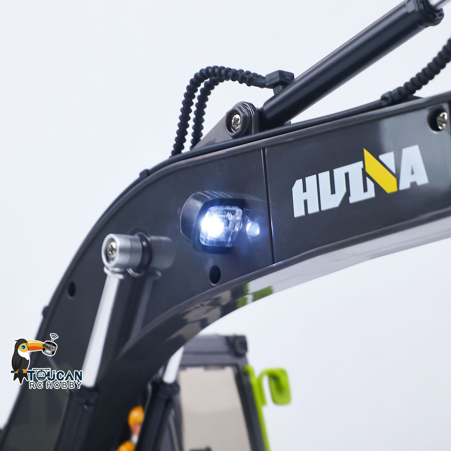 HUINA 1/18 Electric RC Excavator 1661 Remote Control Digger Finished RTR  Model Battery Light Effects Metal Bucket No Sound