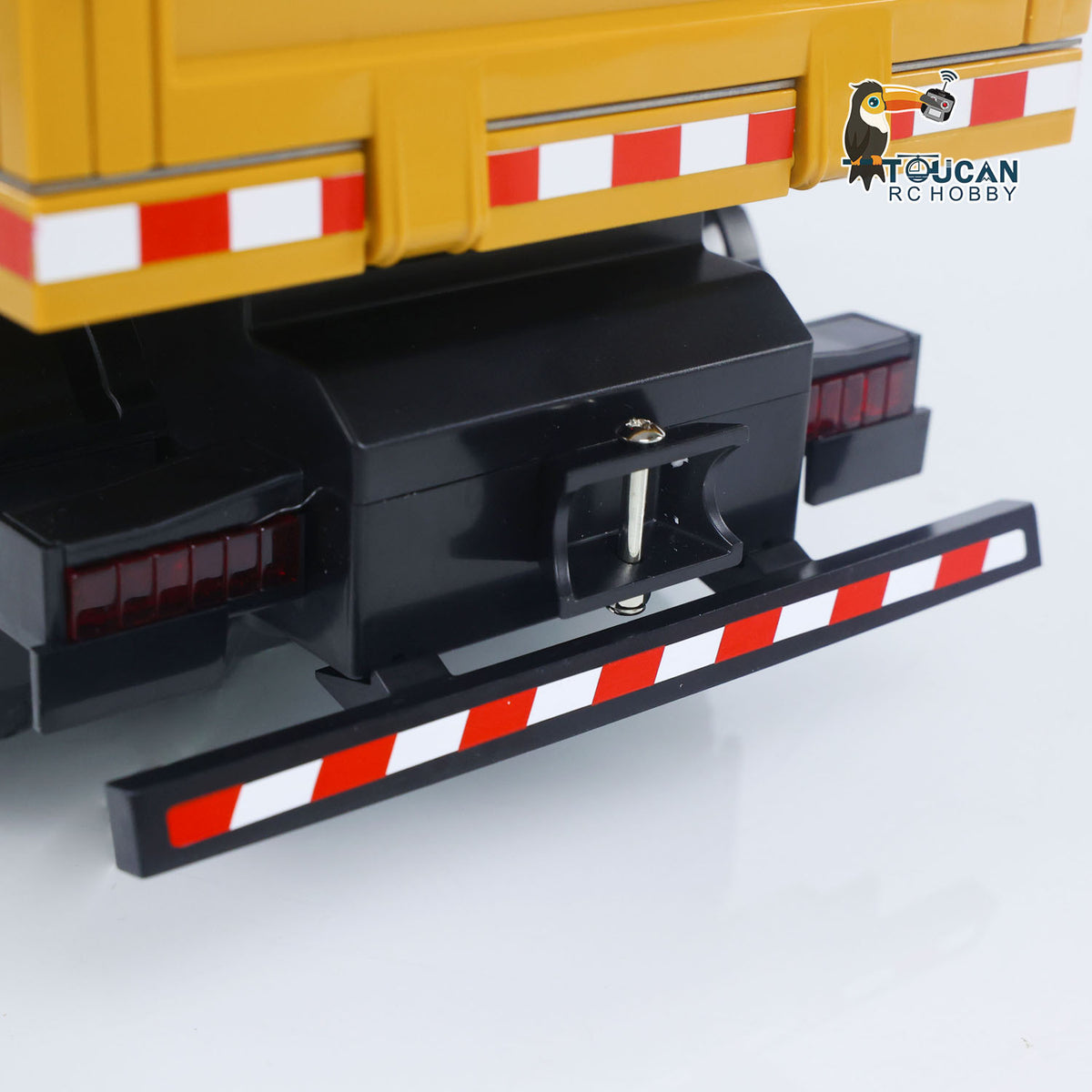 HUINA 1538 RC 1/14 Holzgreifer-LKW-Kipper-Modell Spielzeug 2,4G Radio 1200MAH Batterie Simulationsfahrzeug Hobbymodell Zusammengebaut