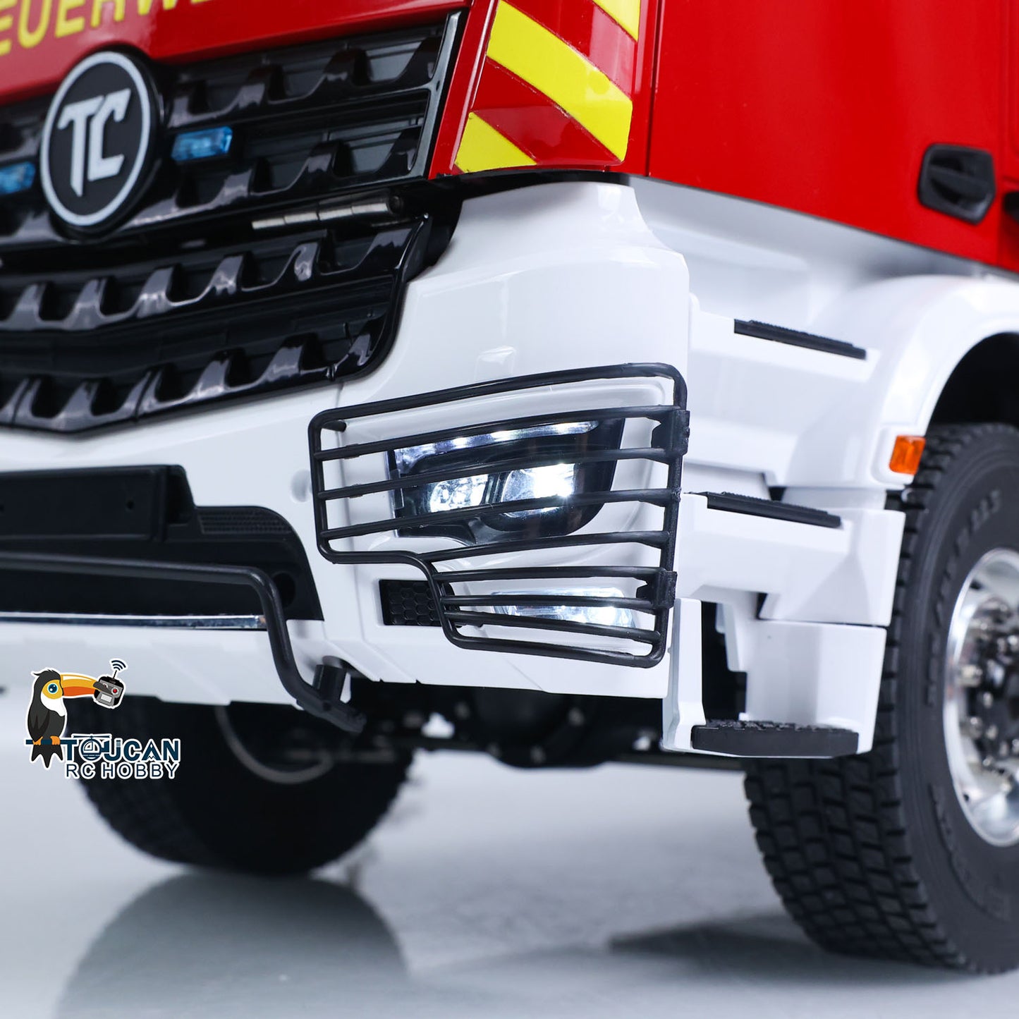 1/14 Remote Control Lift Ladder Fire Truck Electric RC Rescue Vehicle 4x4 Metal Chassis Flysky Radio Light System Sounds