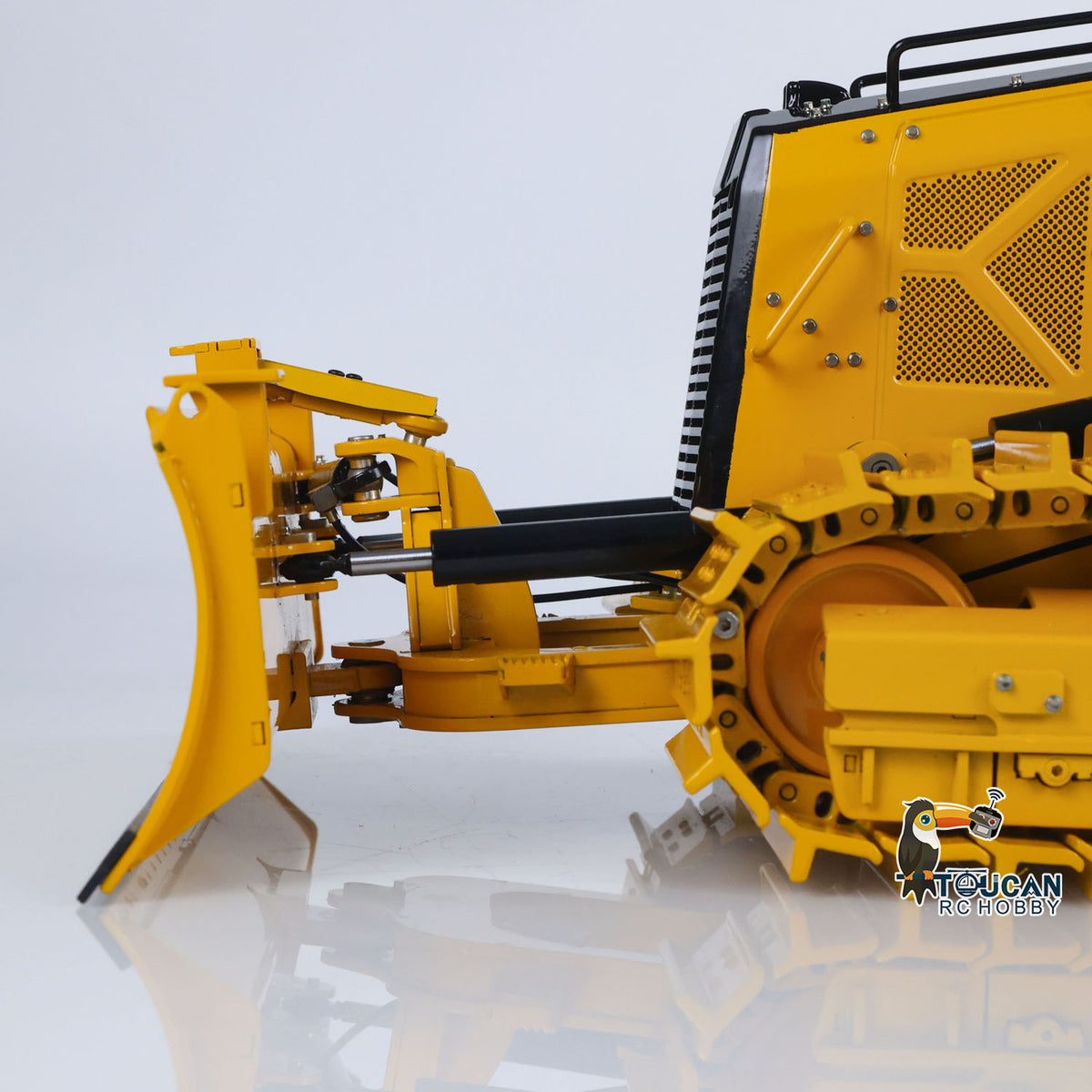 Neues Produkt vorbestellen! Metall 1/12 RC Hydraulischer Bulldozer D3 Ferngesteuerte Baufahrzeuge 4CH Ventil Bauauto Licht Sound Flysky ST8 Radio