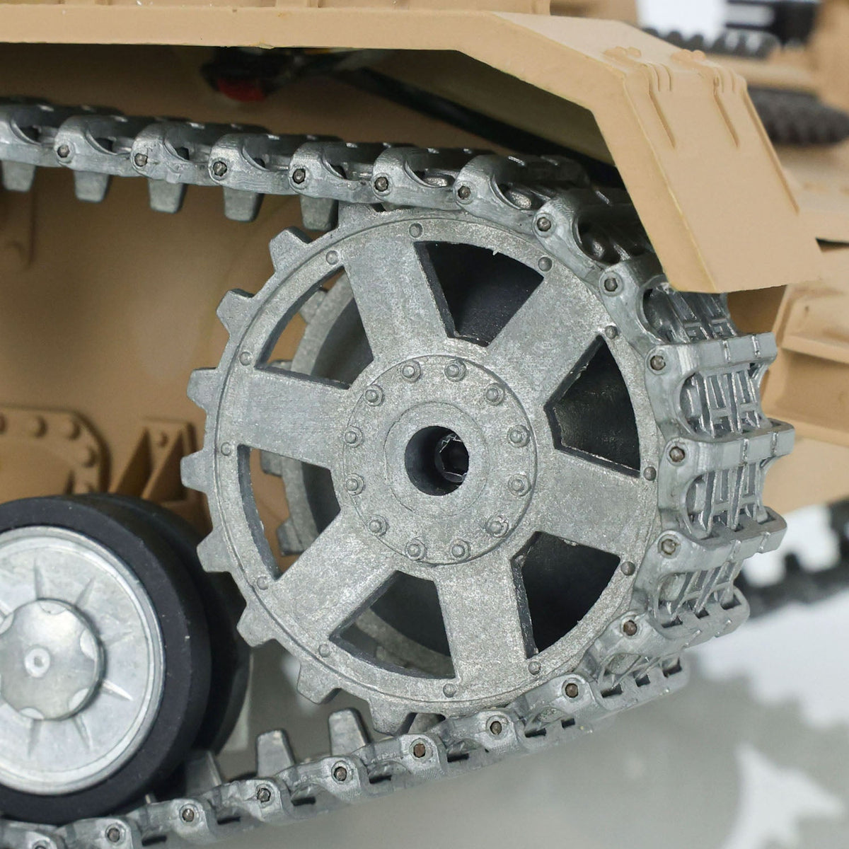 Henglong 1/16 TK7.0 Promotion German Panzer IV F RTR RC Tank 3858 360 Degrees Turret Smoke IR BB Metal Tracks Sprockets Idlers Road Wheels Gearbox Tracks