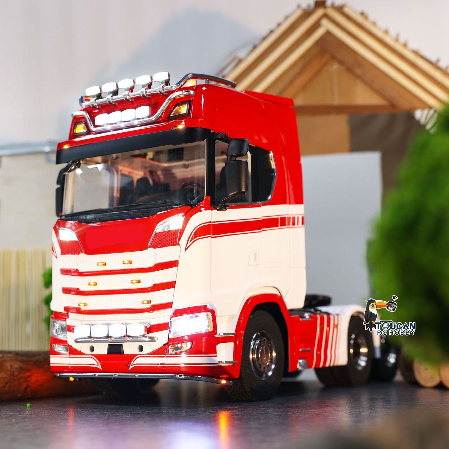 1/14 Finish RC Sattelzugmaschine 770S 6x6 Metallchassis Licht Sound Rauch 3-Gang Lackiertes Fahrzeug