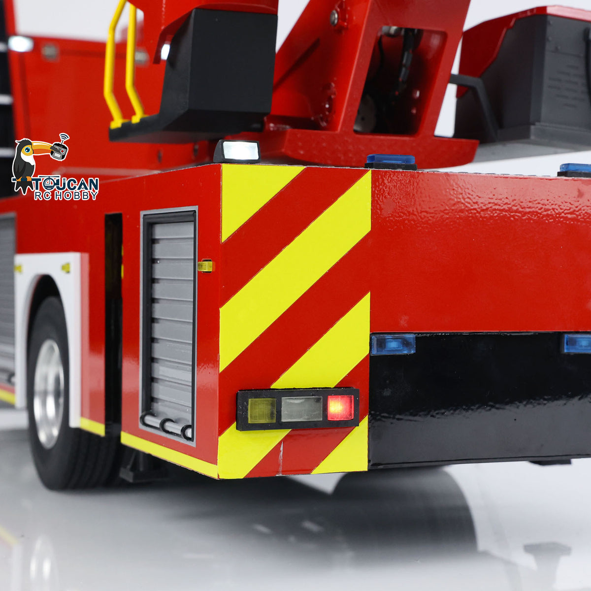 1/14 Leiterwagen 3363 RC Feuerwehrauto 4X2 Antrieb Metallchassis ST8 Funksteuerung 2-Gang-Getriebe Betriebsbereit Lackiertes Zusammengebautes Auto