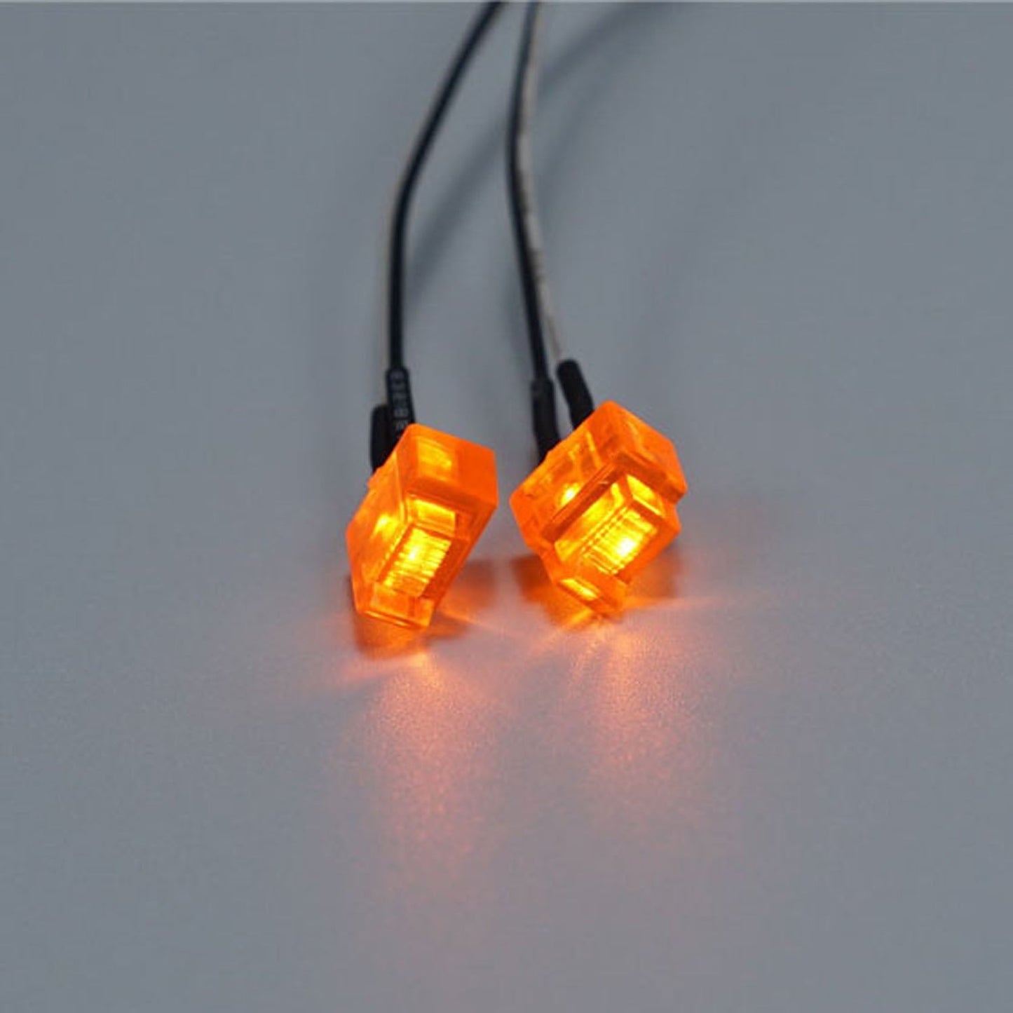 Fußpedal-Licht, Kunststoff, 3 V, LED-Blinkerlampe für DIY TAMIYA 1:14 Fernbedienungs-Sattelzugmaschine R620 R470 Modellauto-Zubehör-Upgrade