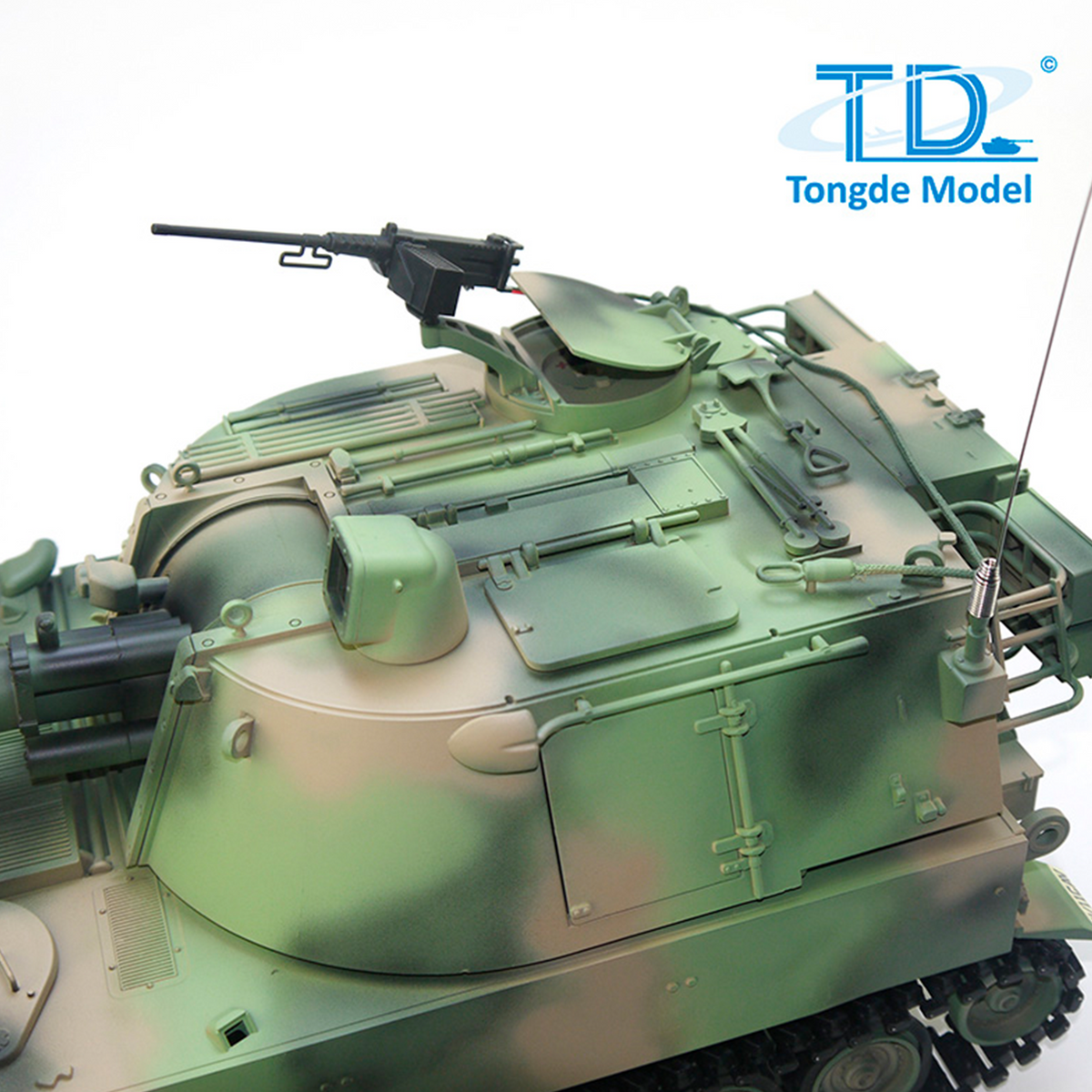 Tongde M109A2 RC-Militärpanzer im Maßstab 1/16, selbstfahrende Haubitze, Metallräder, LED-Leuchten, Rauchgenerator, simulierte Soundeffekte