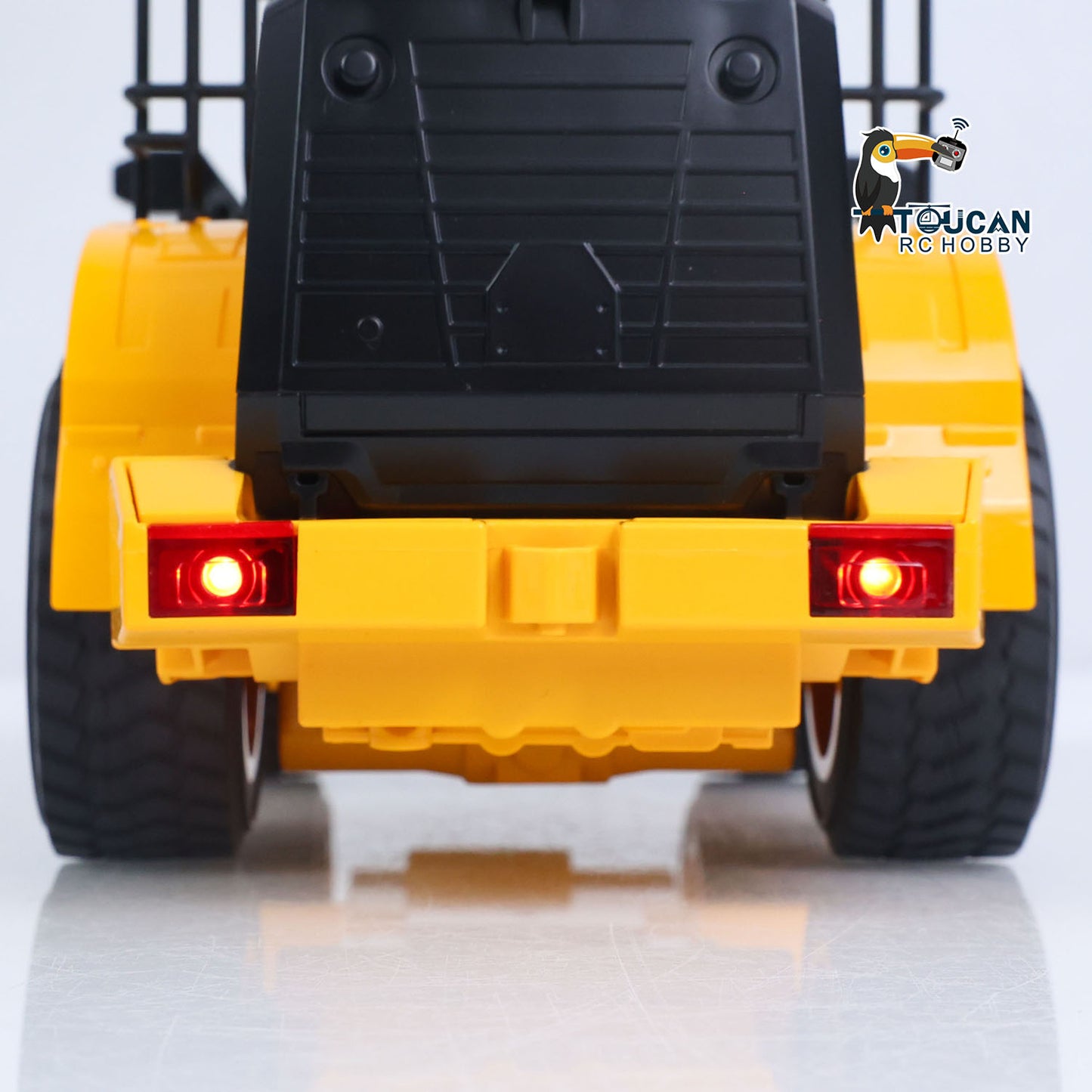 HUINA 1/16 Half Metal Electric Remote Control Loader 552  Mini RC Engineering Vehicle Model Radio Lights Effect Sounds Effects