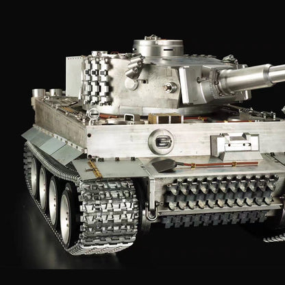 Henglong 1/6 Full Metal German Tiger I RTR RC Tank 3818 with Barrel Recoil 360 Degrees Turret BB Unit Infrared Combat Smoke