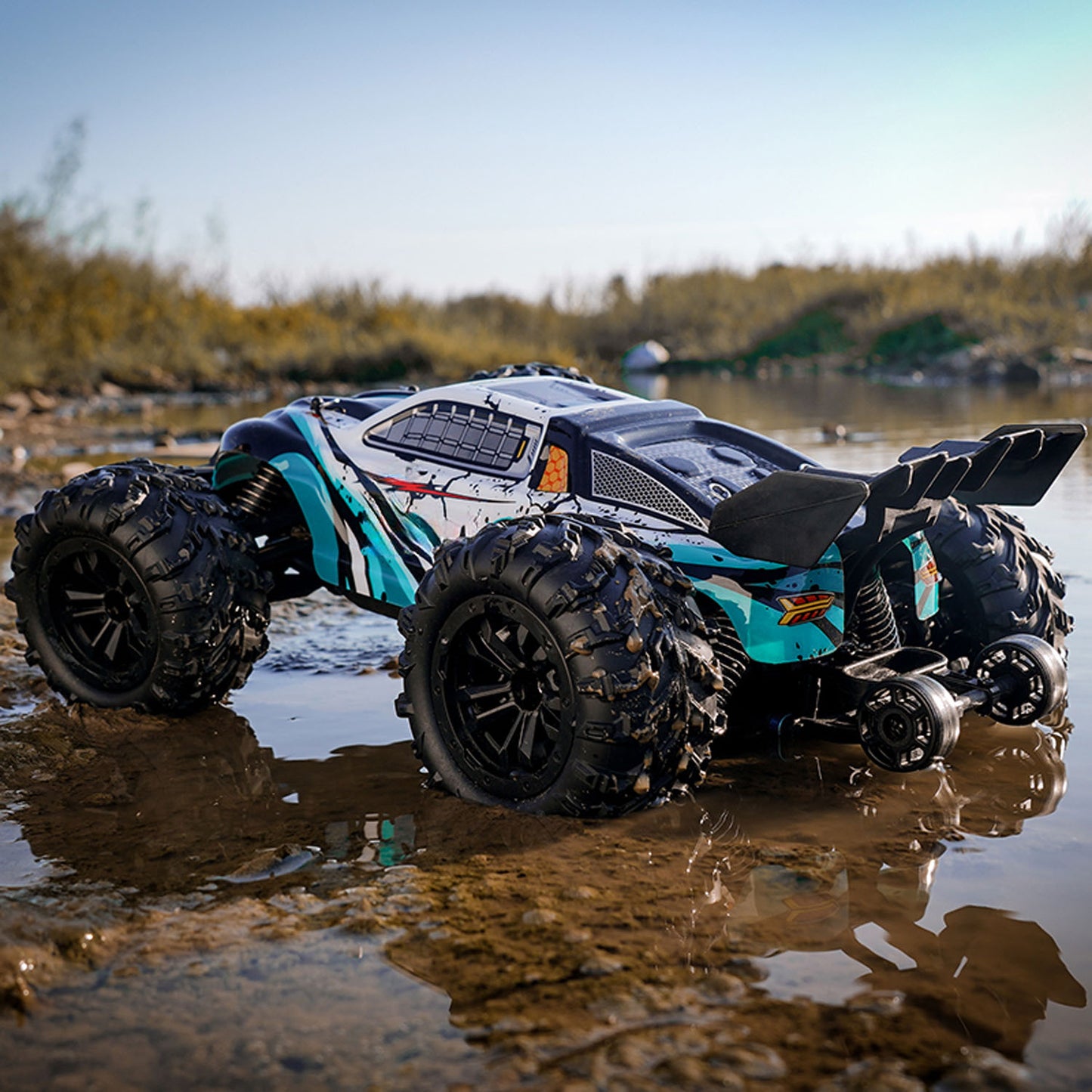 1/16 RC Offroad-Auto Q117 2,4G Fernbedienung Allradantrieb Hochgeschwindigkeitsfahrzeug 70 km/h Bürstenloser Motor ESC Hubrad RTR