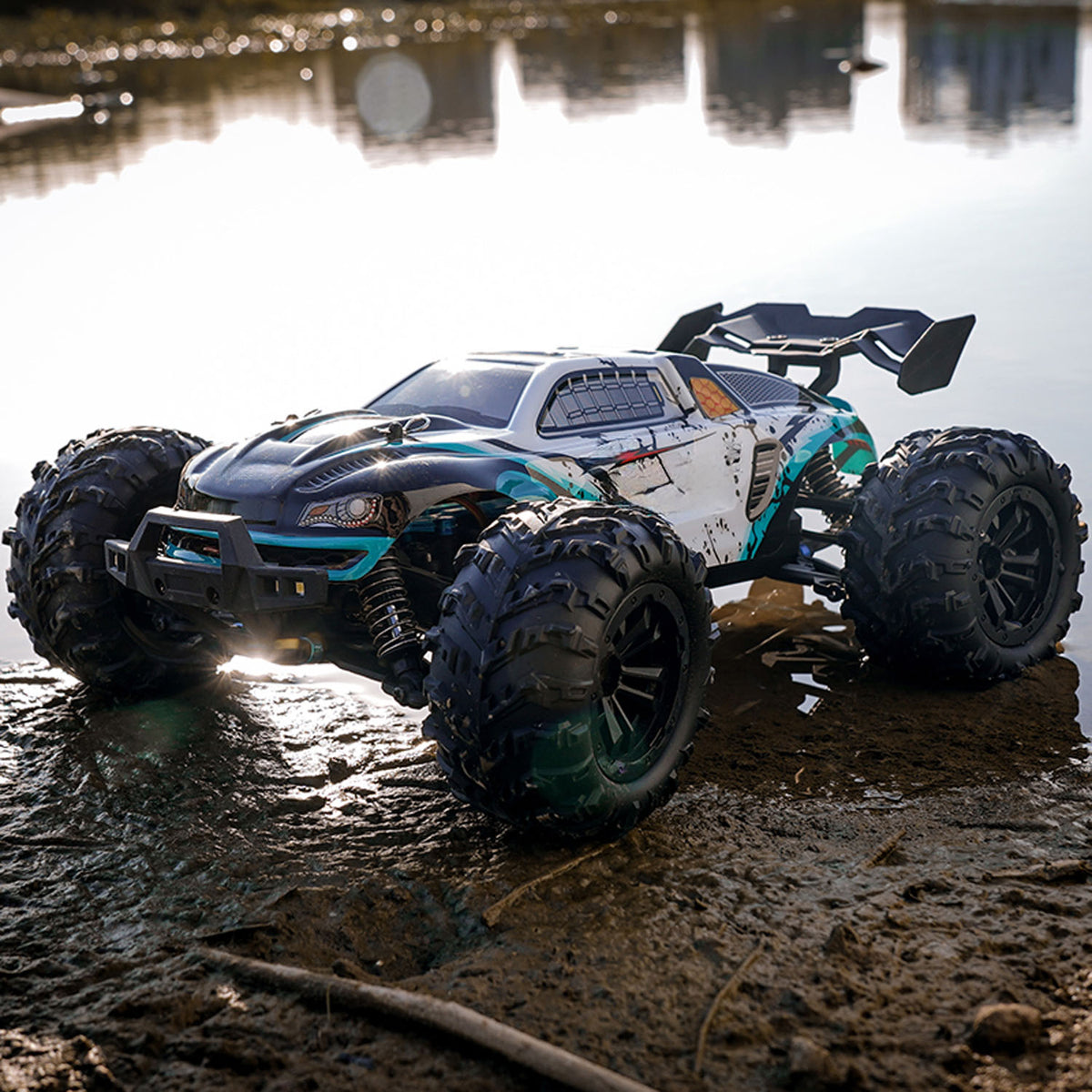 1/16 RC Offroad-Auto Q117 2,4G Fernbedienung Allradantrieb Hochgeschwindigkeitsfahrzeug 70 km/h Bürstenloser Motor ESC Hubrad RTR