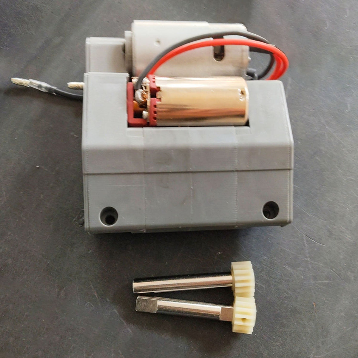 Henglong 1/16 Double Flow Gearbox L49mm H65mm 60mm With Plastic Shell Gears 1/39 Gear Ratio For Plastic RC Tank Vehicle Part