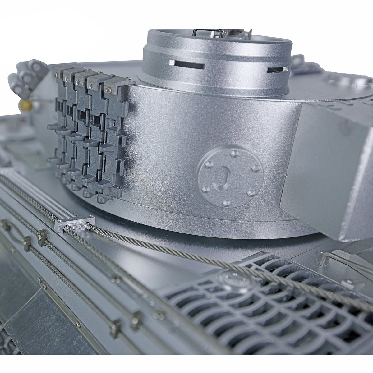 Henglong 1/16 TK7.1 Full Metal 3818-Pro German Tiger I RTR RC Tank with 360 Degrees Turret BB IR Smoke Sound Light System