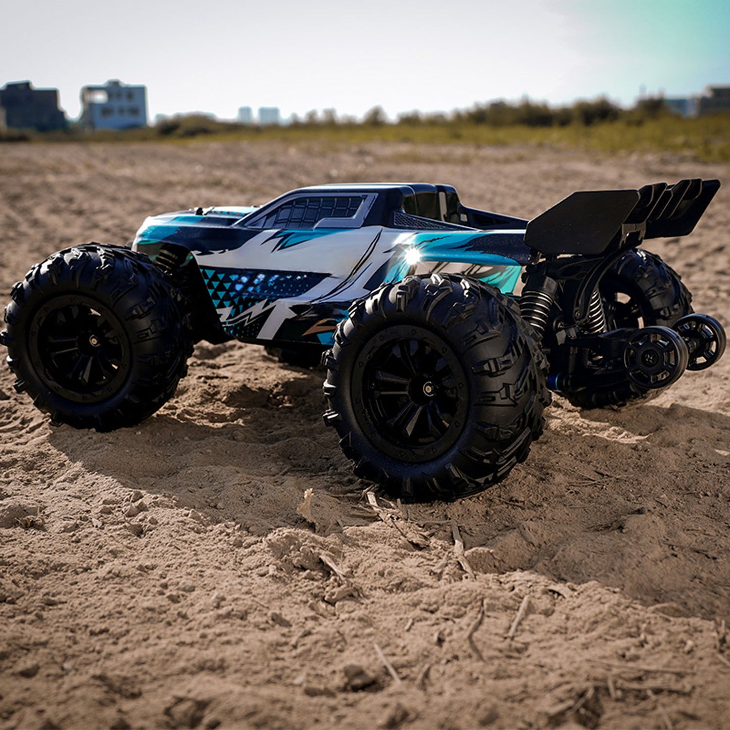 1/16 RC Pickup Truck Q117 4WD Fernbedienung Hochgeschwindigkeits-Geländewagen 70km/h RTR Batterie Bürstenloser Motor ESC Hubrad