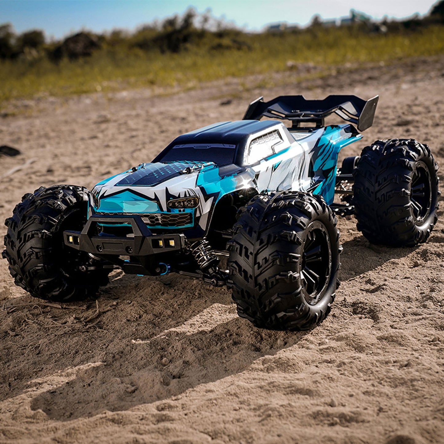 1/16 RC Pickup Truck Q117 4WD Fernbedienung Hochgeschwindigkeits-Geländewagen 70km/h RTR Batterie Bürstenloser Motor ESC Hubrad