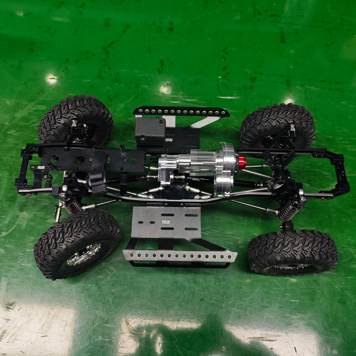 CN Stock Second-hand 90%NEW KYX Rock Crawler 1/10 CNC 90046 Full Metal Frame RC Car 313mm Parts Upgraded
