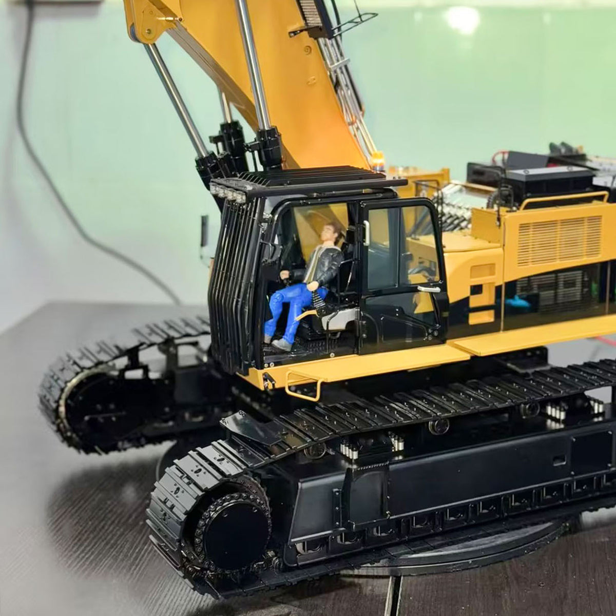 TOUCAN RC HOBBY 1/14 Metal Remote Control Hydraulic Tracked Excavator 385CF RC Digger Brushless Motor Light System Flysky PL18EV LITE Radio
