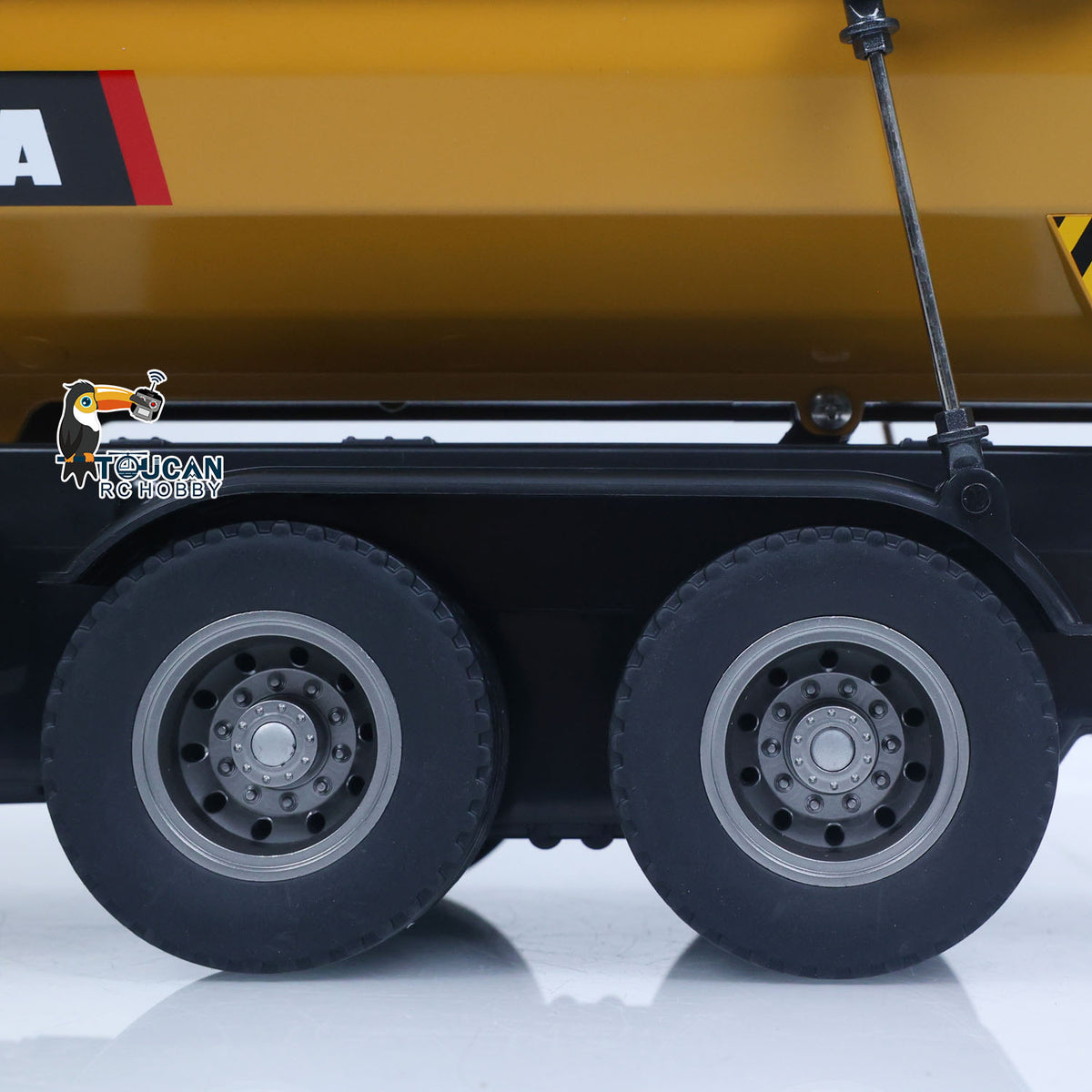 1/14 HUINA 1573 RC Dump Truck 435x150x185mm Vehicle Size Side View