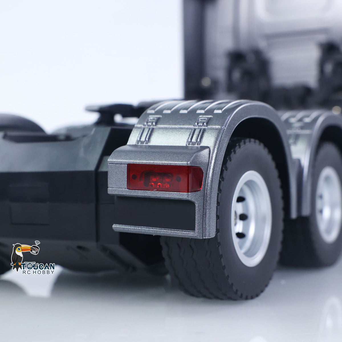 1/18 RC Truck HUINA 1501PRO Front Grille Bumper and Fender Close Up