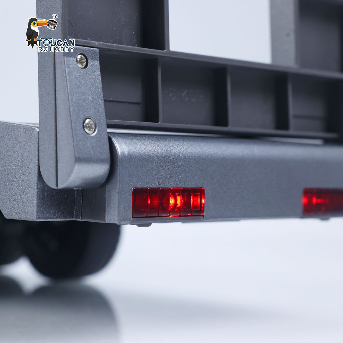1/18 RC Semi Trailer HUINA 3 Axles Brake Hub and Axle Detail Close Up