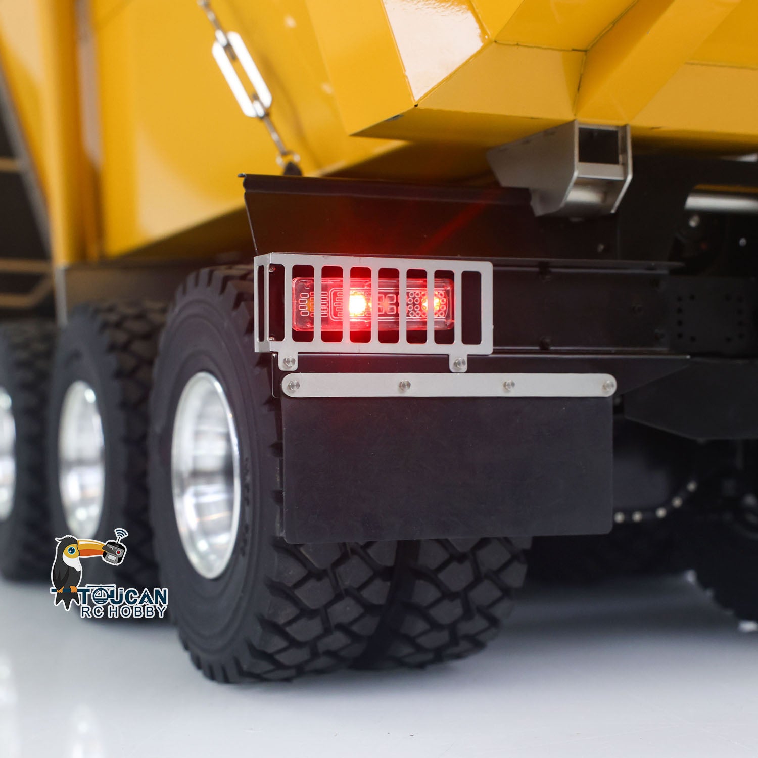 JDM 219 Metal 1/14 Dump Truck Heavy Duty Hydraulic with 10x10 Axle System and Locking Diffs including 3T Sound Group and Full Electronics Package with Charger