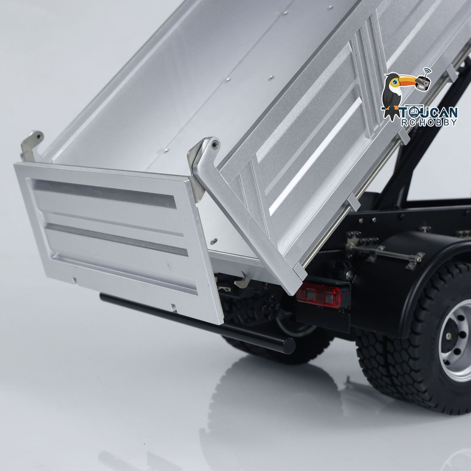 KABO 5701 Plastic Metal 1/14 Dump Truck 4x4 with Screw Drive Lifting Bed including 3-in-1 Mainboard with Lights Sound ESC and 2.4G Radio Battery Charger