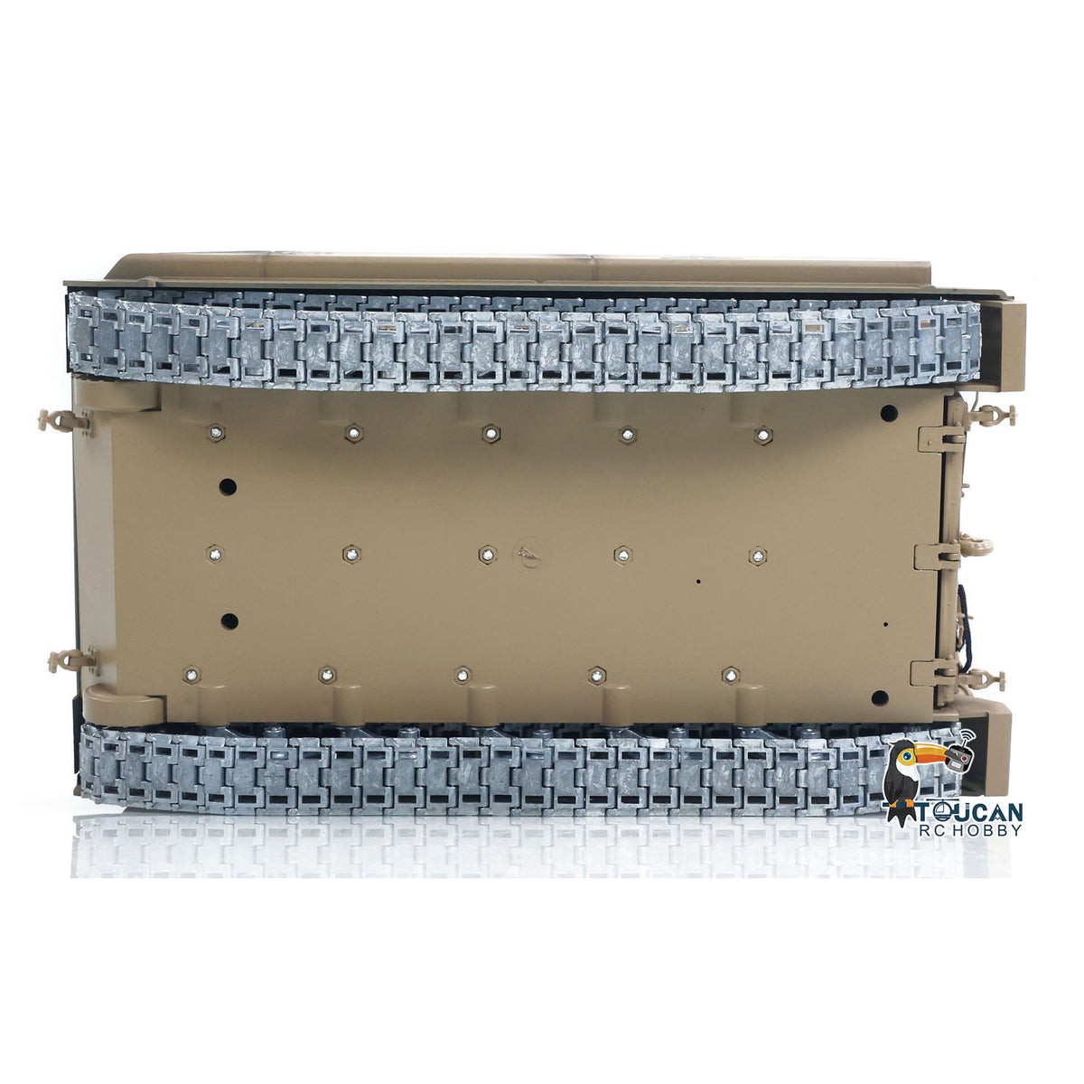 m113a1-rc-tank-metal-suspension-and-adjustable-tracks-close-up-desert-sand-color