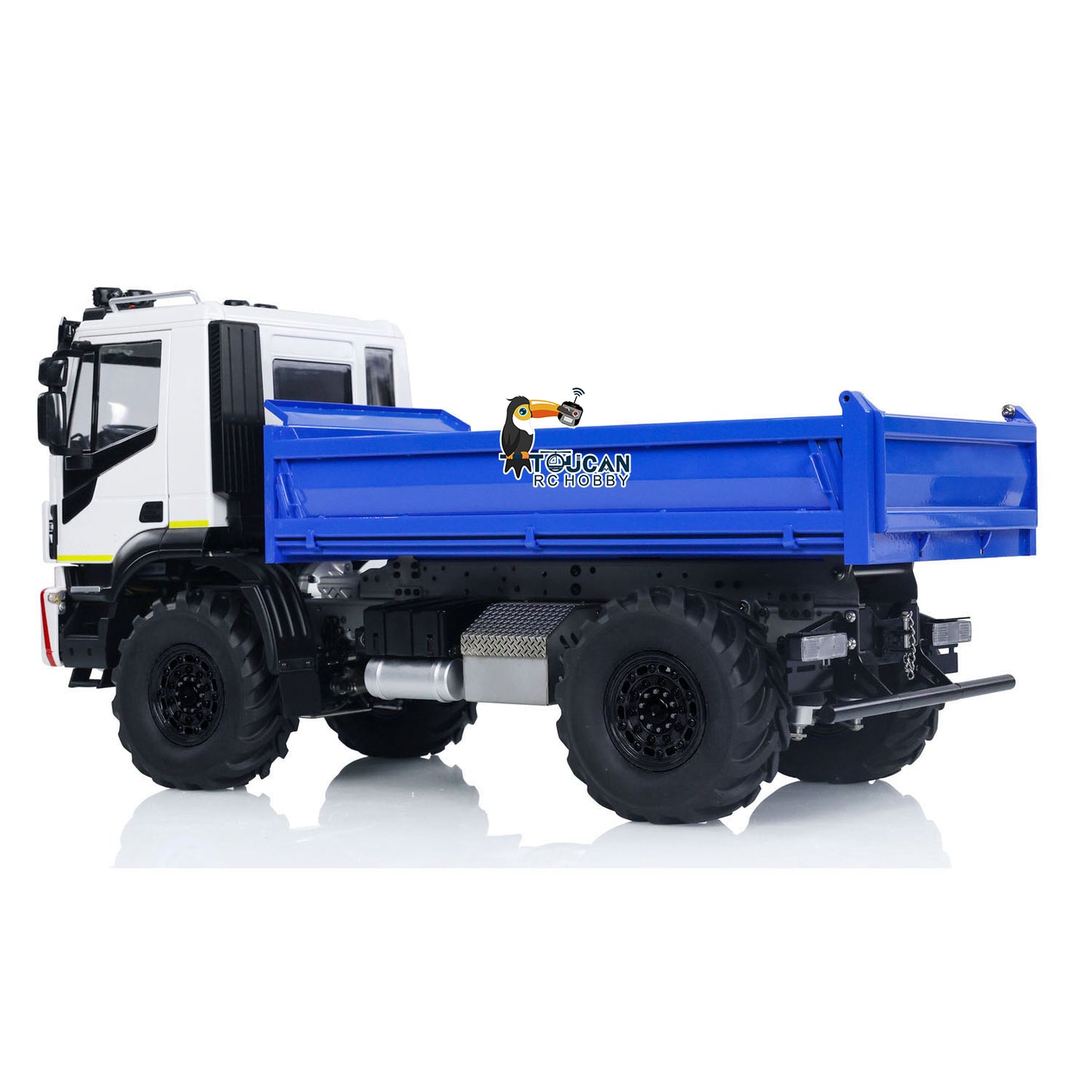 1/14 RC 4x4 Hydraulic Dump Truck MD-4x4 top view of white cargo bed and cab roof