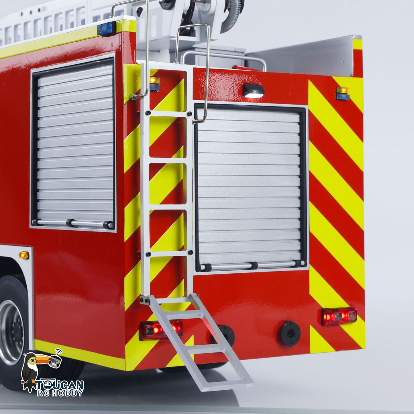 1/14 RC Multi Function Fire Truck 8x4 Snozzle Nozzle LED Lighting FlySky ST8 Receiver PS0012