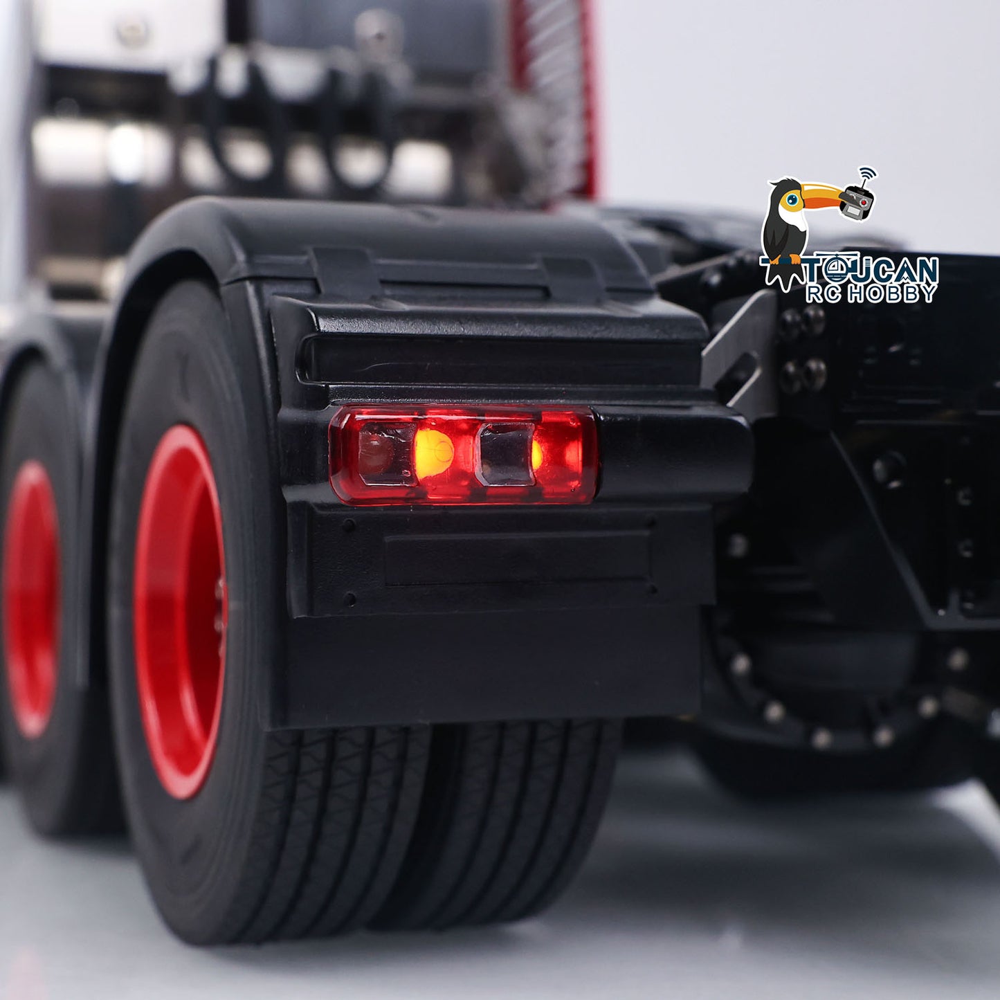  1/14 scale red white RC truck with doll light and front hook ready to run