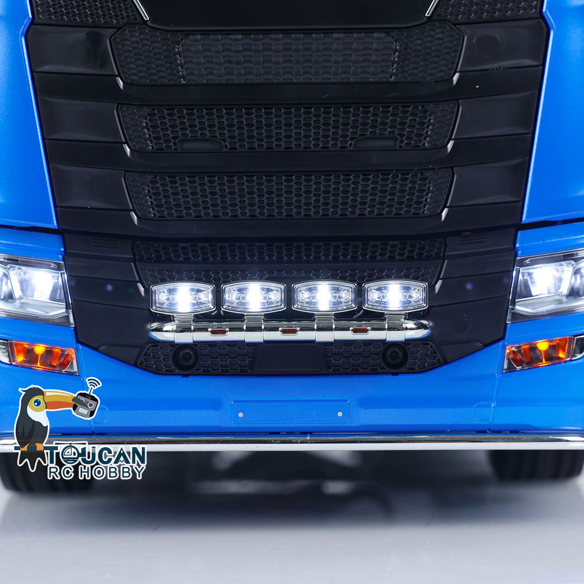 1/14 RC Tractor Truck Tamiya 770S 56368 Wheel and Rim Close-up 6x4 Drive