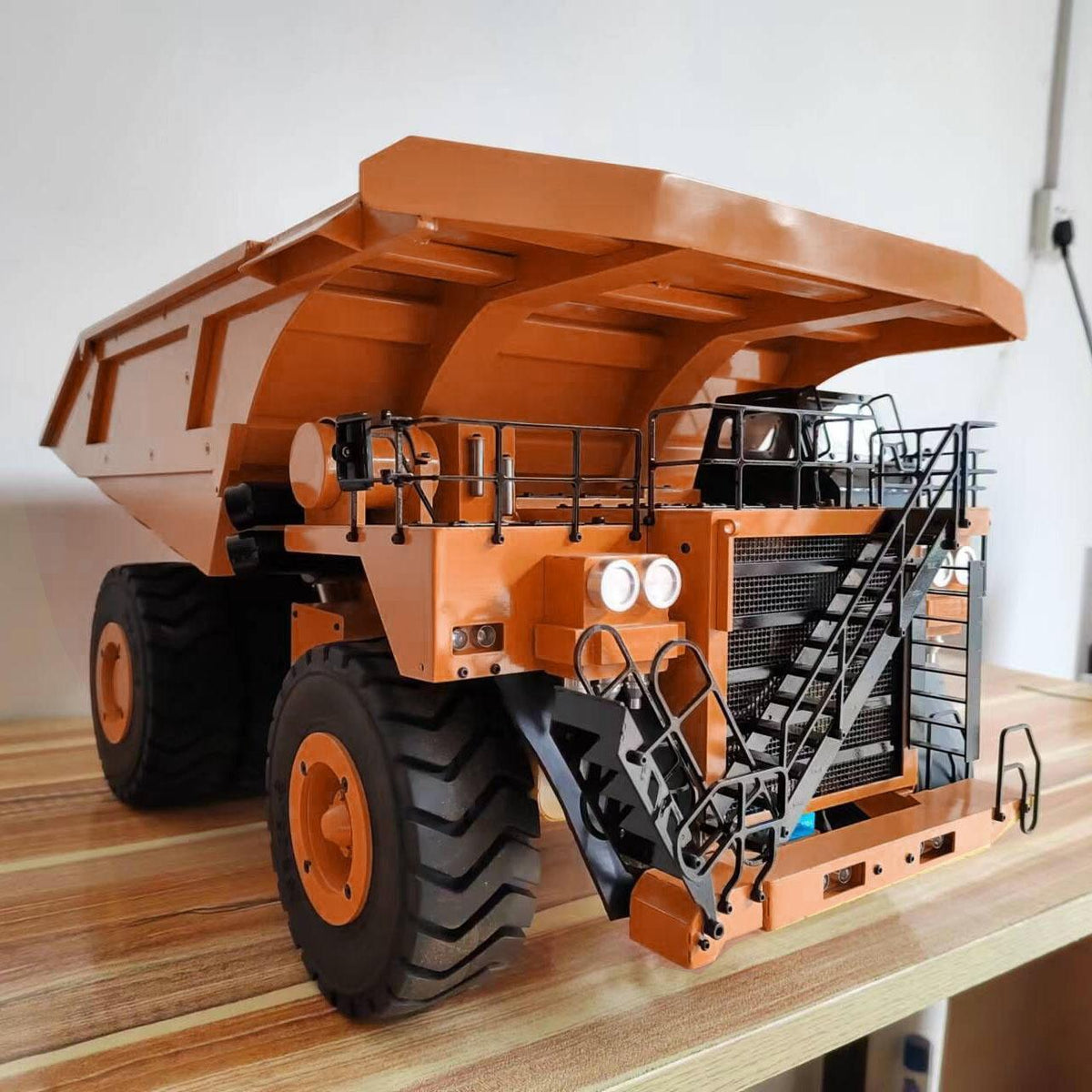TOUCAN RC HOBBY Orange Metal 1/20 Scale RC Hydraulic Mine Truck C793D Dumper Remote Control Tipper Car Model I6X Radio Lights Motor Servo